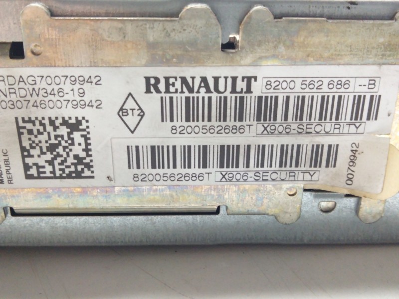 Recambio de sistema audio / radio cd para renault scenic ii 1.6 16v referencia OEM IAM 8200562686T  