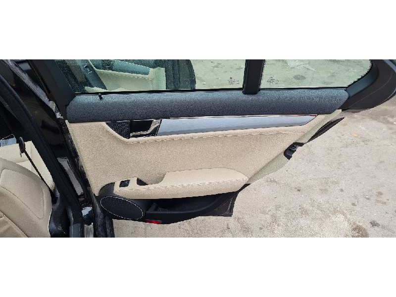 mercedes-benz clase c (w204) berlina del año 2007