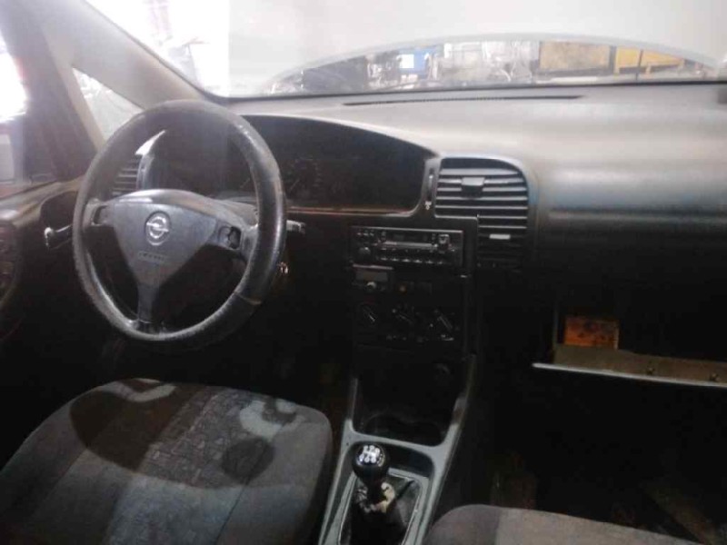 opel zafira a del año 2001