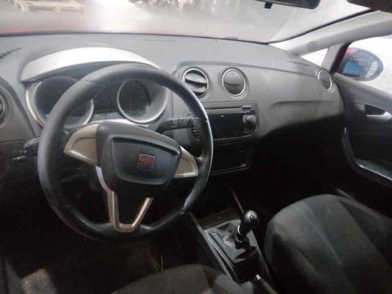 seat ibiza (6j5) del año 2008
