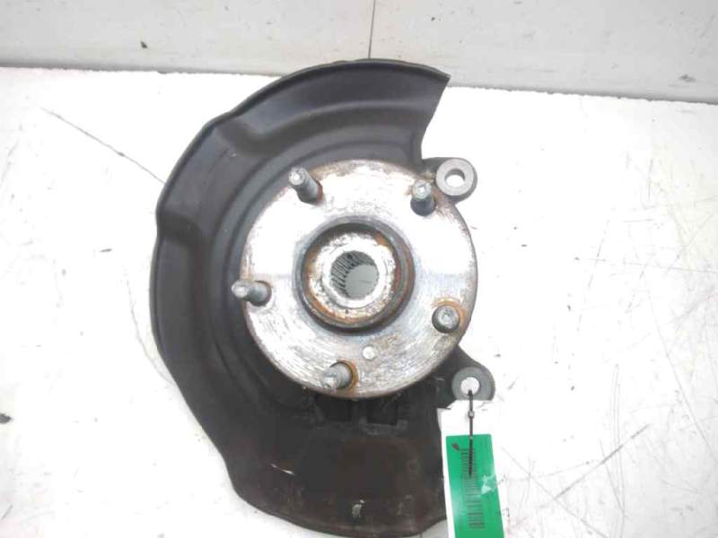 Recambio de mangueta delantera derecha para toyota auris hybrid active referencia OEM IAM   
