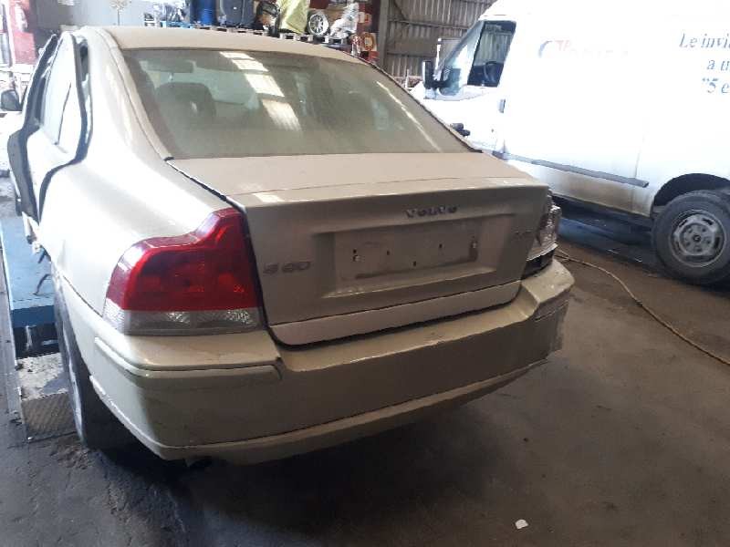 volvo s60 berlina del año 2005