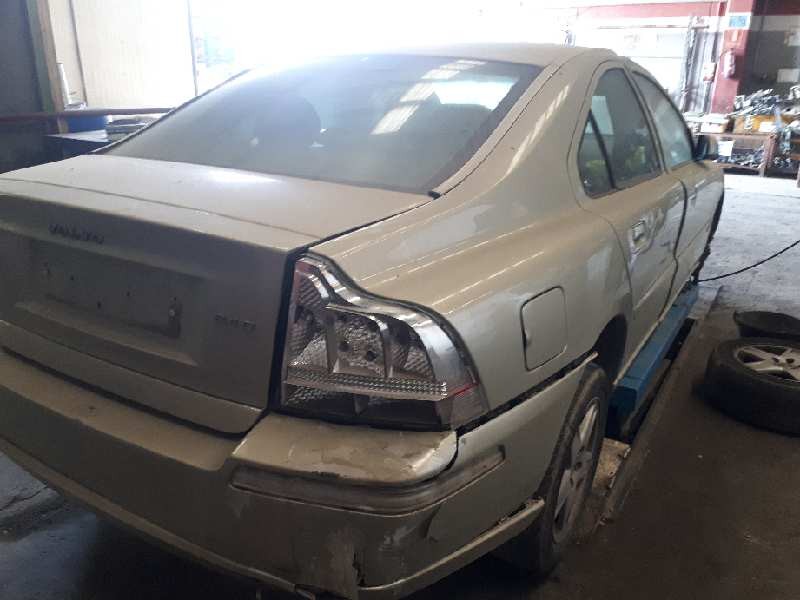 volvo s60 berlina del año 2005