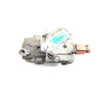 Recambio de compresor aire acondicionado para toyota auris hybrid active referencia OEM IAM 042201030  