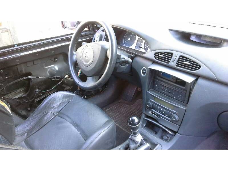 renault laguna ii (bg0) del año 2004