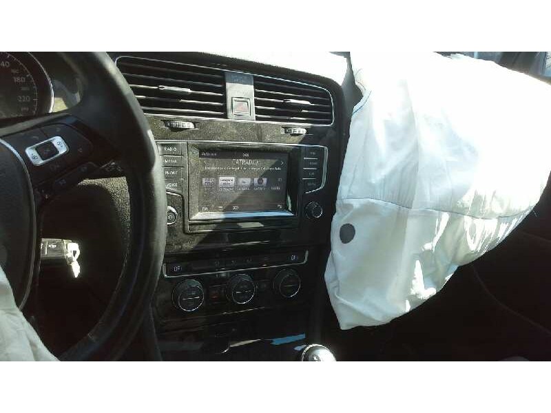 volkswagen golf vii sportsvan del año 2014