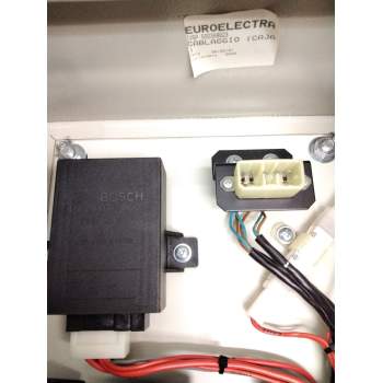 Recambio de unidad de control para iveco 100e 150e24 referencia OEM IAM 99484737 0331801300 IVSP500368823