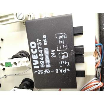 Recambio de unidad de control para iveco 100e 150e24 referencia OEM IAM 99484737 0331801300 IVSP500368823