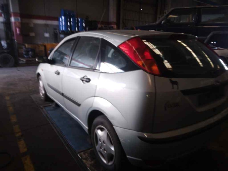ford focus berlina (cak) del año 2004