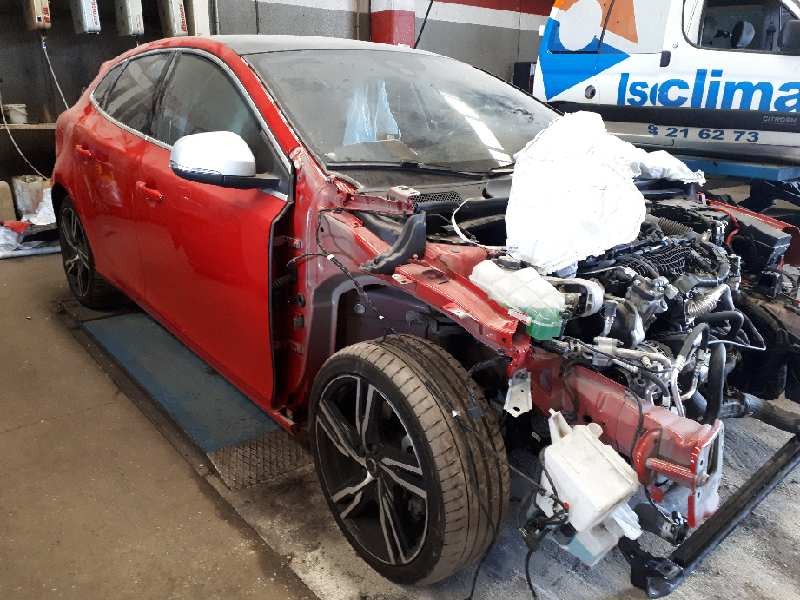 volvo v40 del año 2017