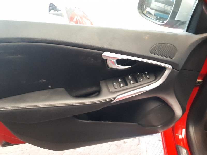 volvo v40 del año 2017