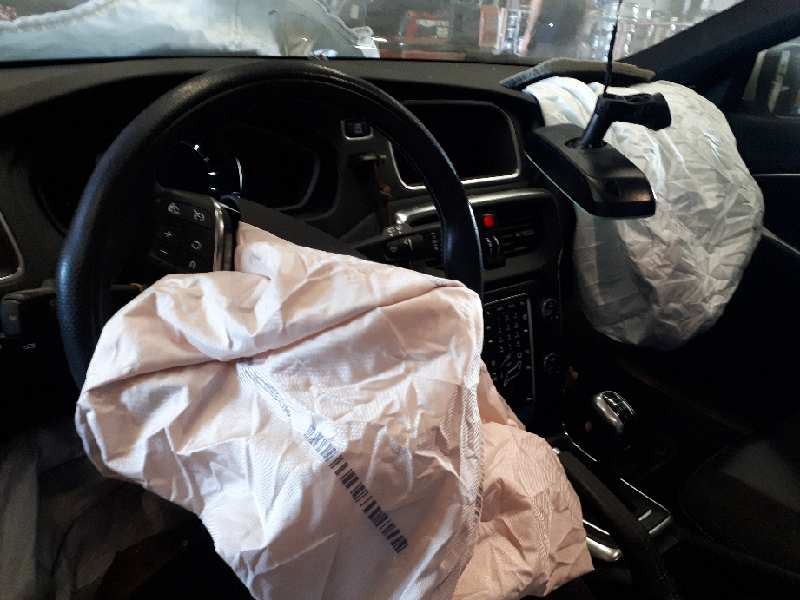 volvo v40 del año 2017