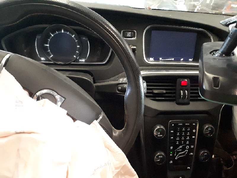 volvo v40 del año 2017