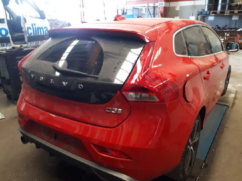 volvo v40 del año 2017