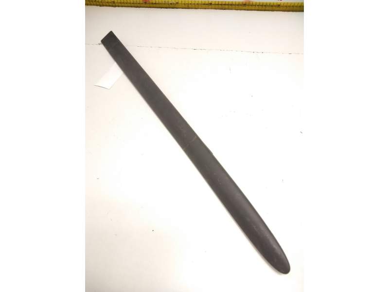 Recambio de moldura trasera derecha para nissan almera tino (v10) 1.8 referencia OEM IAM 82870BU  