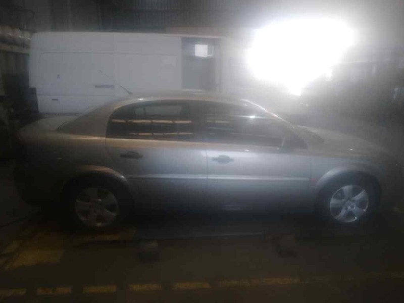 opel vectra c berlina del año 2002