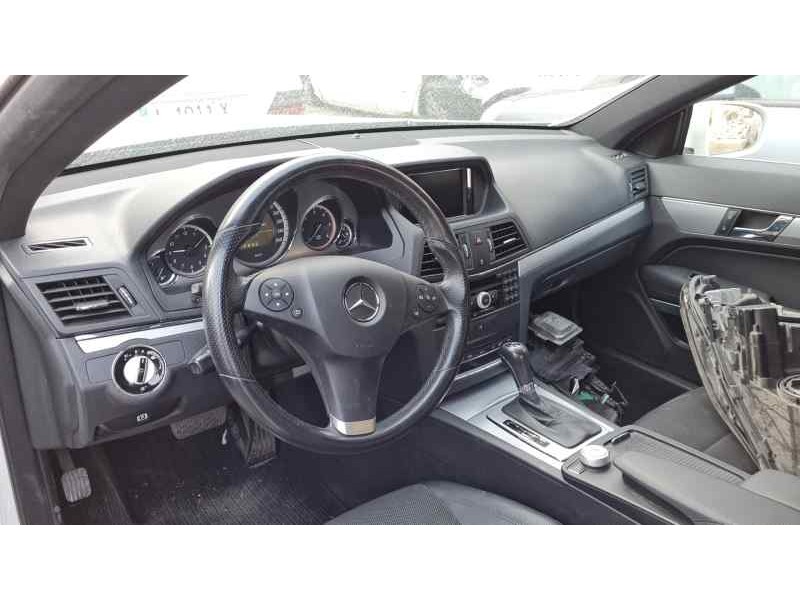 mercedes-benz clase clk (w207) coupe del año 2009