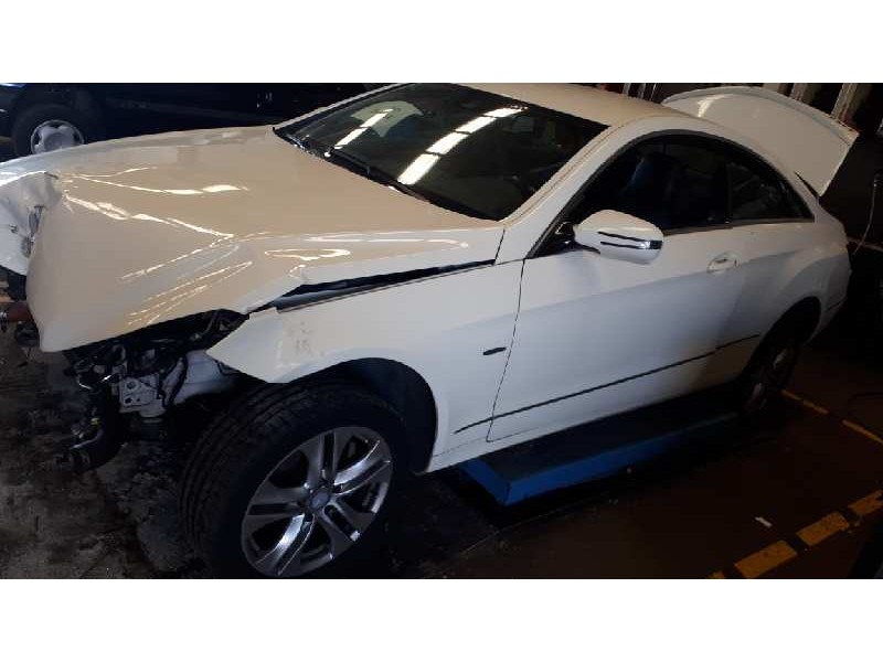 mercedes-benz clase clk (w207) coupe del año 2009