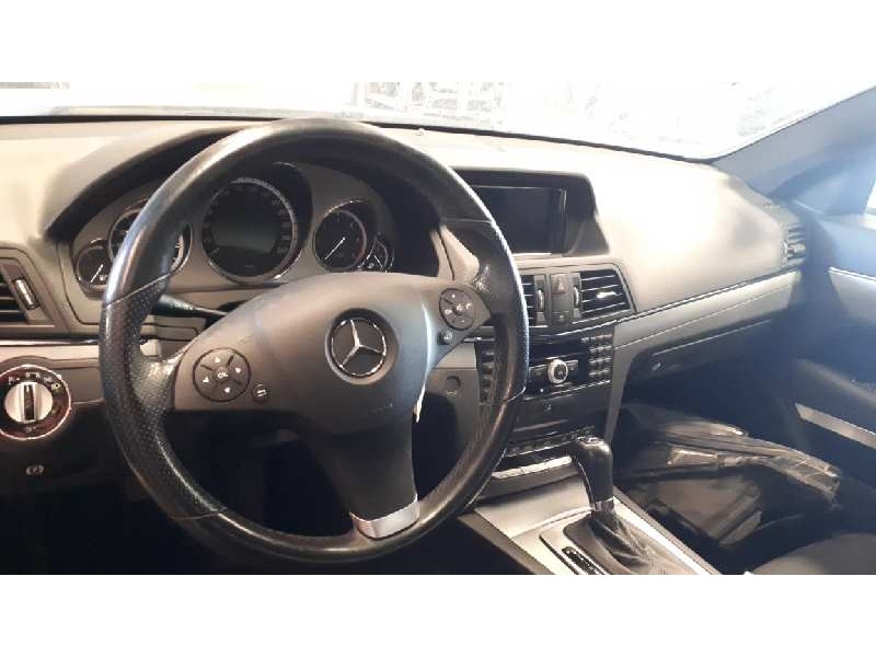 mercedes-benz clase clk (w207) coupe del año 2009