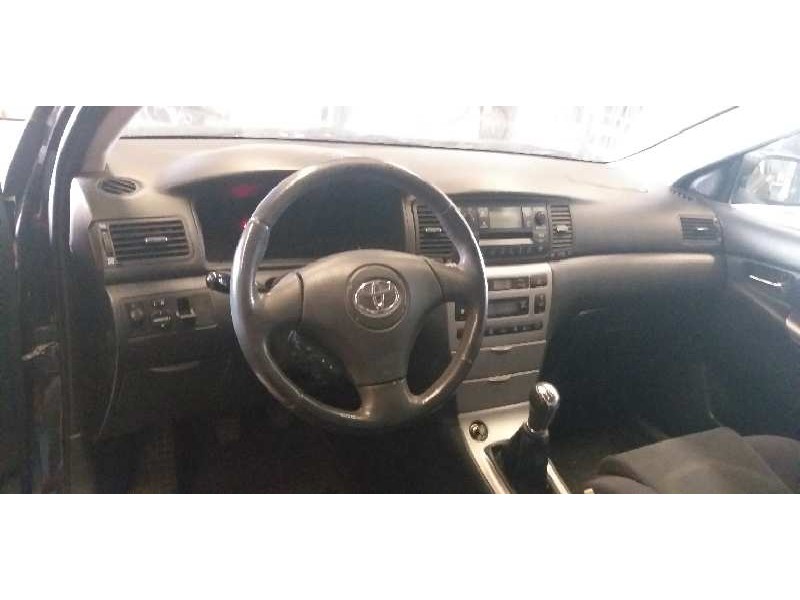 toyota corolla (e12) del año 2004