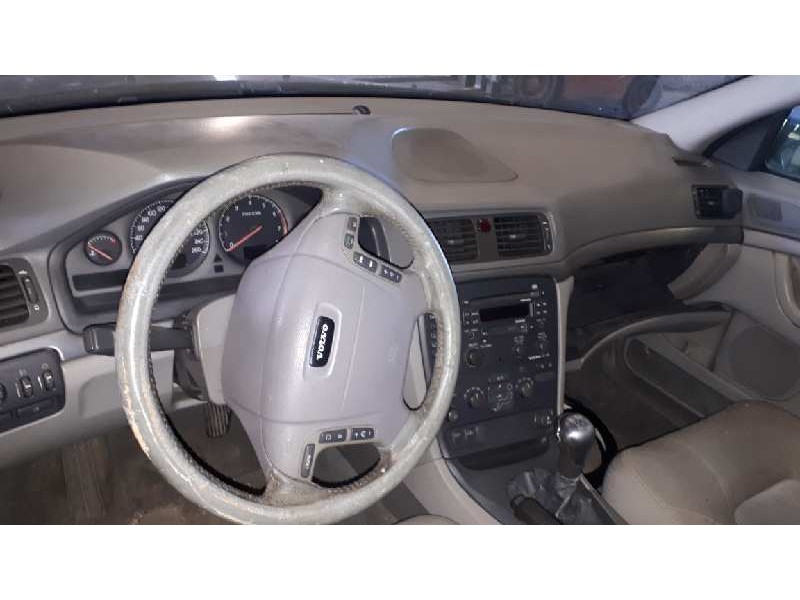 volvo s80 berlina del año 2002