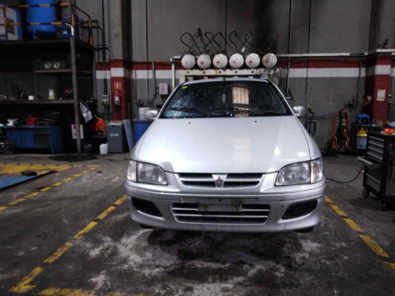 mitsubishi space star (dg0) del año 2001