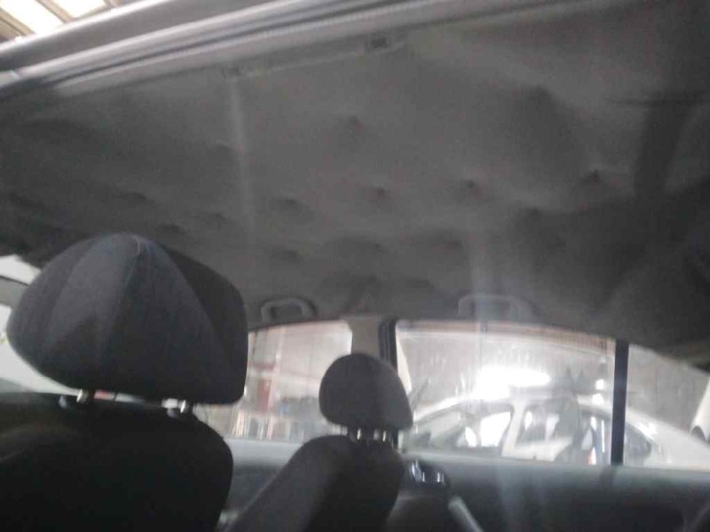 skoda octavia berlina (1u2) del año 2000