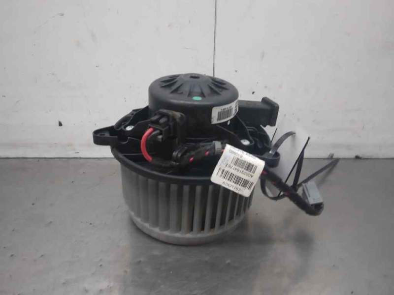 Recambio de motor calefaccion para opel insignia berlina cosmo referencia OEM IAM 5242673401  