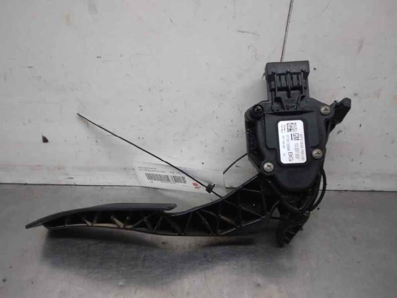 Recambio de pedal acelerador para opel insignia berlina cosmo referencia OEM IAM 13237352  