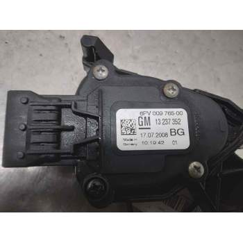 Recambio de pedal acelerador para opel insignia berlina cosmo referencia OEM IAM 13237352  
