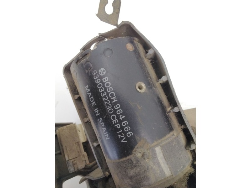 Recambio de motor limpia delantero para nissan vanette cargo furgón (hc 23) 2.3 d referencia OEM IAM 9390332230 964666 BOSCH