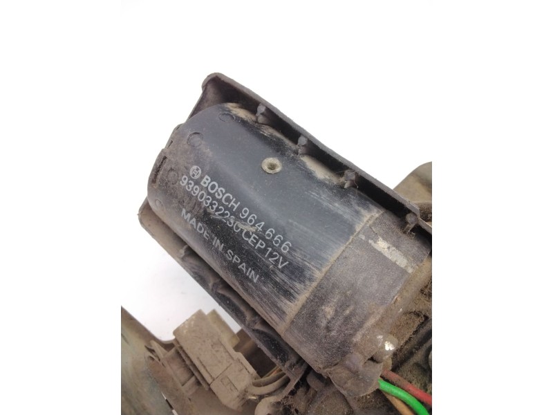 Recambio de motor limpia delantero para nissan vanette cargo furgón (hc 23) 2.3 d referencia OEM IAM 9390332230 964666 BOSCH