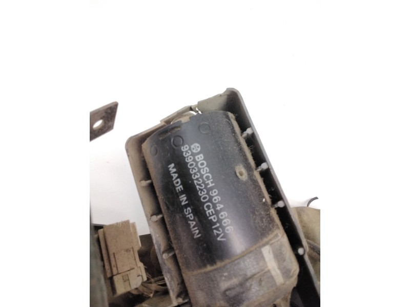 Recambio de motor limpia delantero para nissan vanette cargo furgón (hc 23) 2.3 d referencia OEM IAM 9390332230 964666 BOSCH