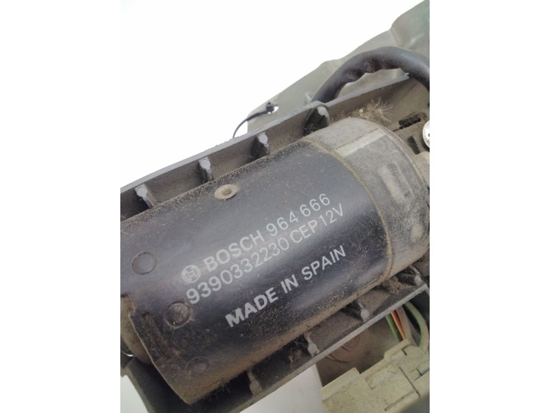 Recambio de motor limpia delantero para nissan vanette cargo furgón (hc 23) 2.3 d referencia OEM IAM 9390332230 964666 BOSCH