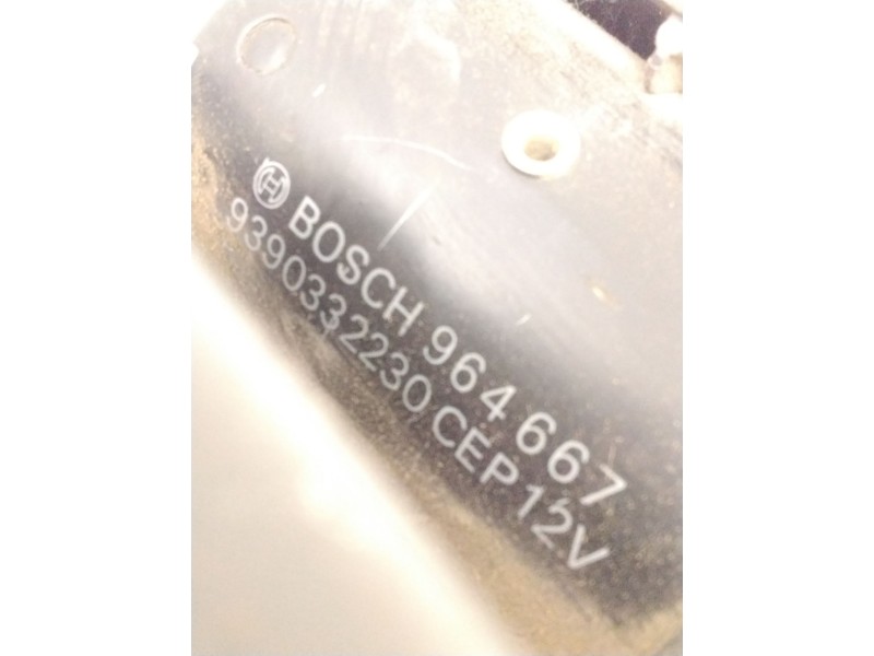 Recambio de motor limpia delantero para nissan vanette cargo furgón (hc 23) 2.3 d referencia OEM IAM 9390332230 964667 BOSCH