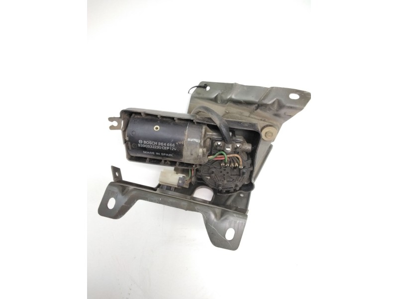 Recambio de motor limpia delantero para nissan vanette cargo furgón (hc 23) 2.3 d referencia OEM IAM 9390332230 964666 BOSCH