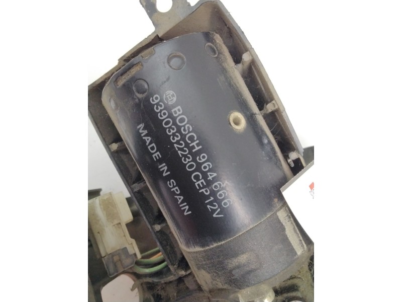 Recambio de motor limpia delantero para nissan vanette cargo furgón (hc 23) 2.3 d referencia OEM IAM 9390332230 964666 BOSCH