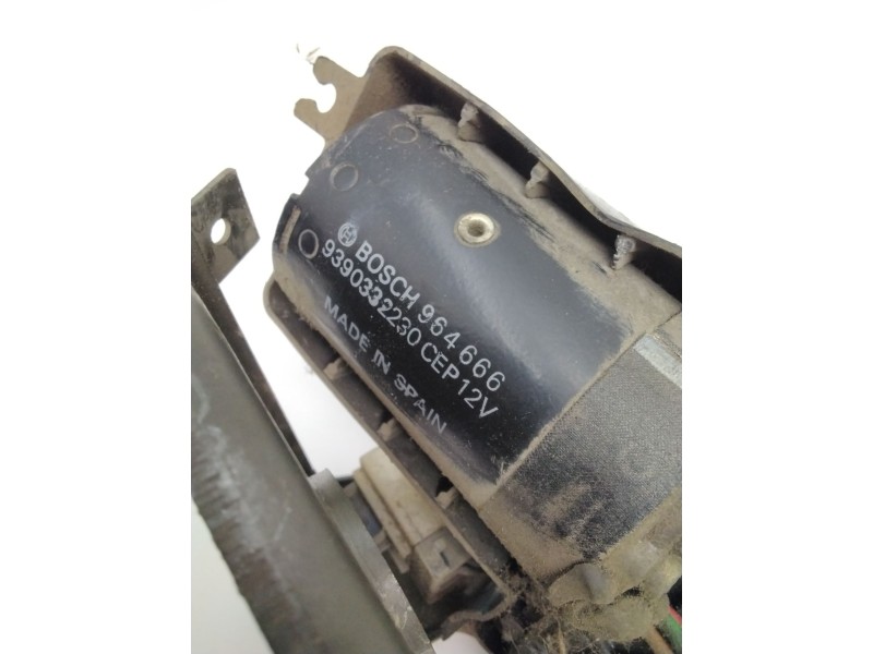 Recambio de motor limpia delantero para nissan vanette cargo furgón (hc 23) 2.3 d referencia OEM IAM 9390332230 964666 BOSCH