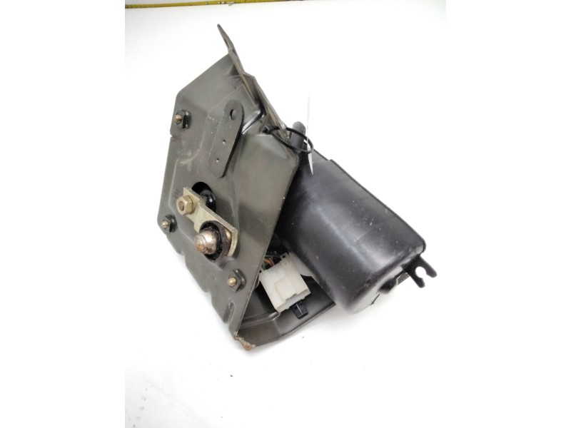 Recambio de motor limpia delantero para nissan vanette cargo furgón (hc 23) 2.3 d referencia OEM IAM 9390332230 964666 BOSCH