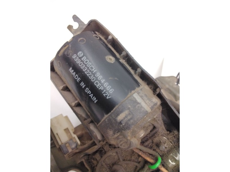 Recambio de motor limpia delantero para nissan vanette cargo furgón (hc 23) 2.3 d referencia OEM IAM 9390332230 964666 BOSCH