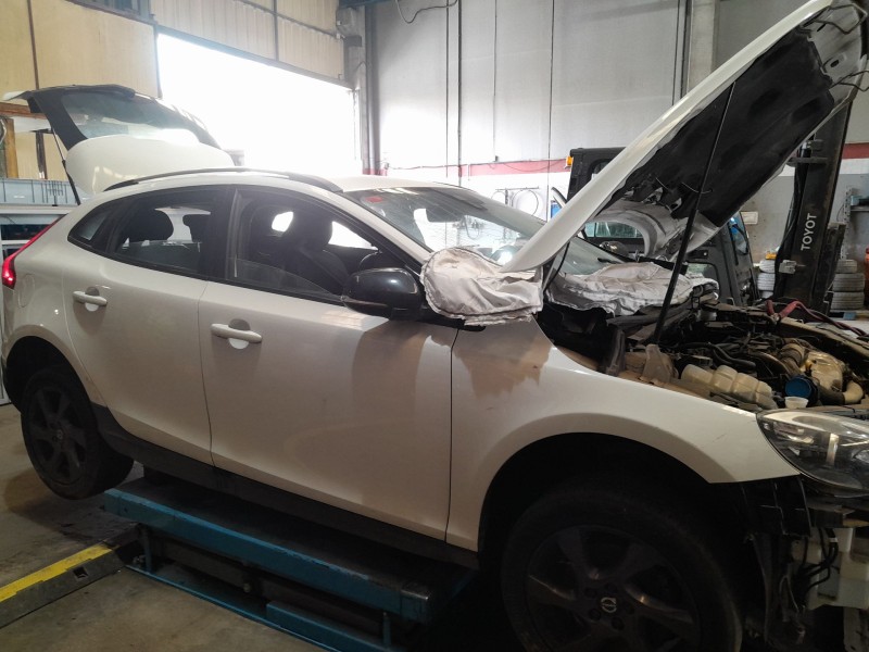 volvo v40 cross country del año 2015