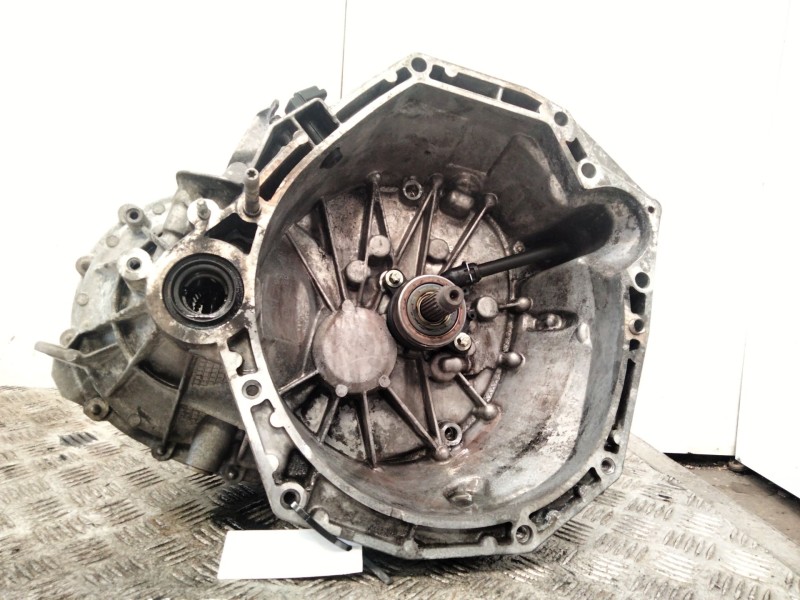 Recambio de caja cambios para renault megane ii berlina 5p 1.5 dci diesel referencia OEM IAM 7701700552  