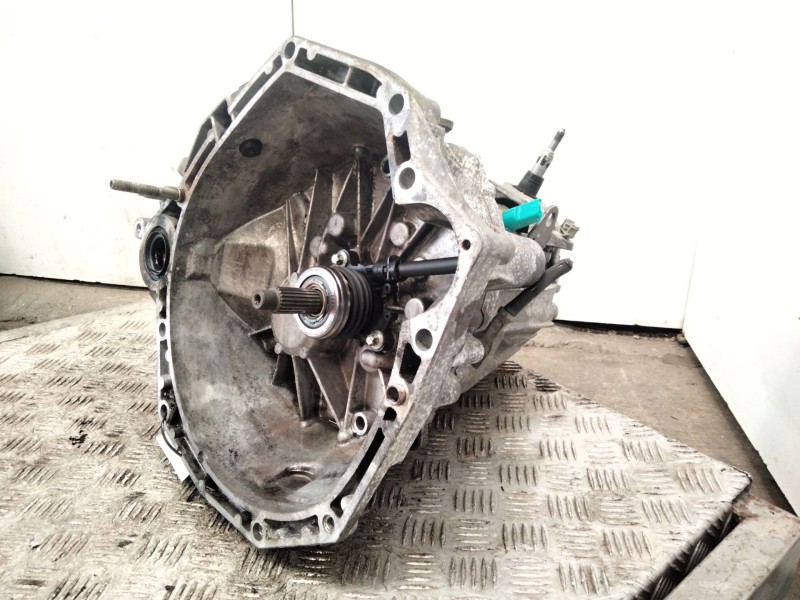 Recambio de caja cambios para renault megane ii berlina 5p 1.5 dci diesel referencia OEM IAM 7701700552  