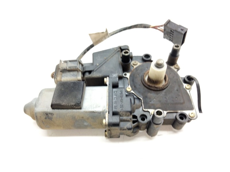 Recambio de motor elevalunas trasero izquierdo para audi a8 (d2) 3.7 referencia OEM IAM   