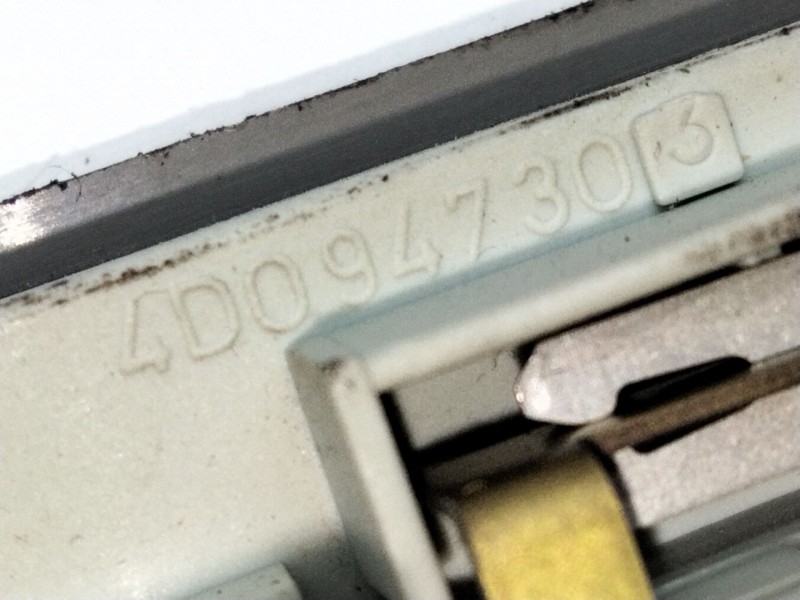 Recambio de luz interior para audi a8 (d2) 3.7 referencia OEM IAM 4D0947303  