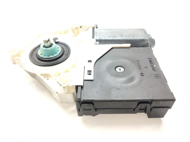 Recambio de motor elevalunas delantero izquierdo para seat leon (1p1) referencia OEM IAM 1P0837401E  