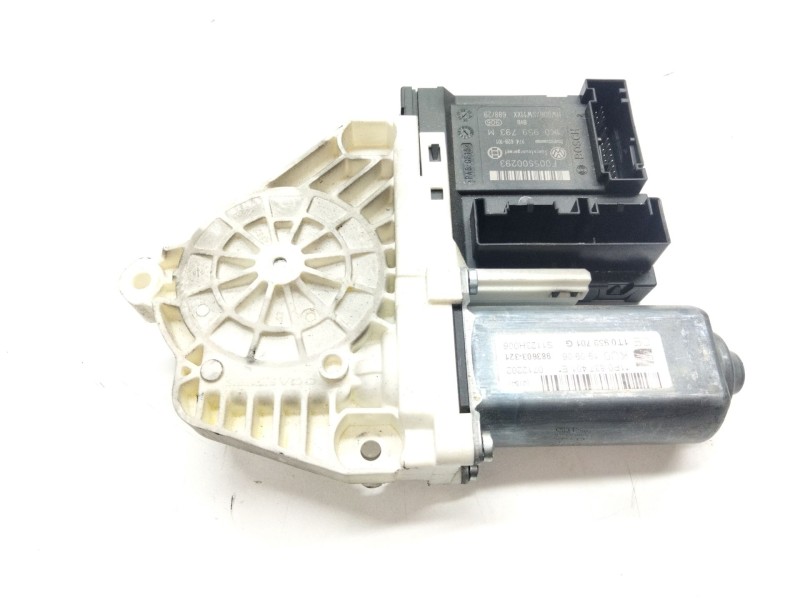 Recambio de motor elevalunas delantero izquierdo para seat leon (1p1) referencia OEM IAM 1P0837401E  