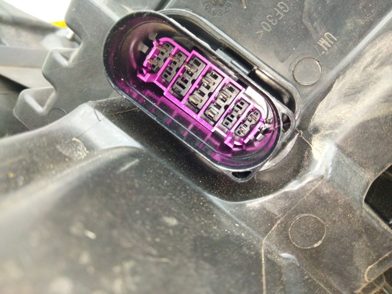 Recambio de faro xenon derecho para skoda kodiaq referencia OEM IAM 566941016H  