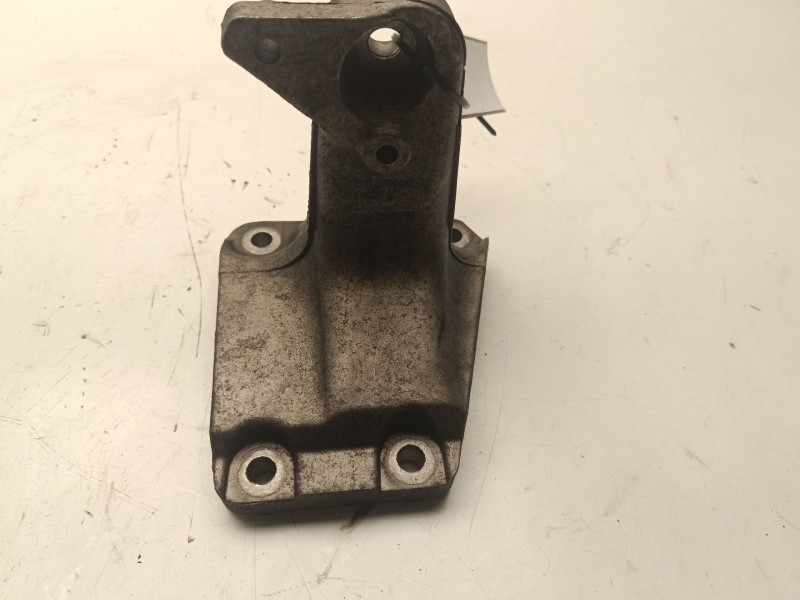 Recambio de soporte motor izquierdo superior para bmw 5 (f10) m 550 d xdrive referencia OEM IAM 6788612-02  