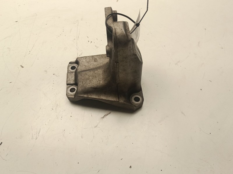 Recambio de soporte motor izquierdo superior para bmw 5 (f10) m 550 d xdrive referencia OEM IAM 6788612-02  